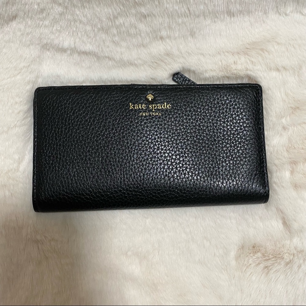 🆕 Kate Spade wallet